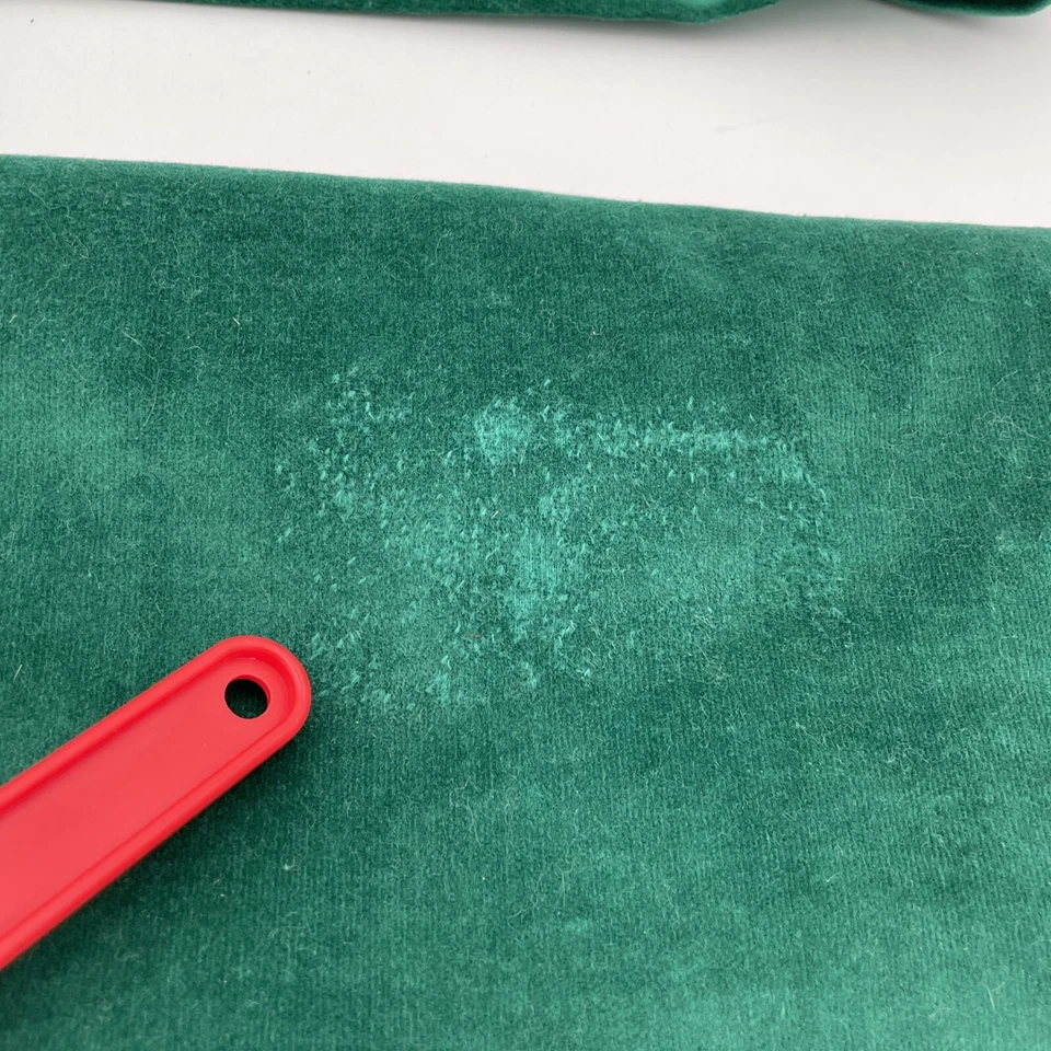 Bolso sin asas Jeanne Bouchever vintage terciopelo verde con extras Foto 4 de 4