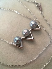 Rare Metallic Electric-Blue Japanese Madama Akoya Triple Pearl Pendant Necklace