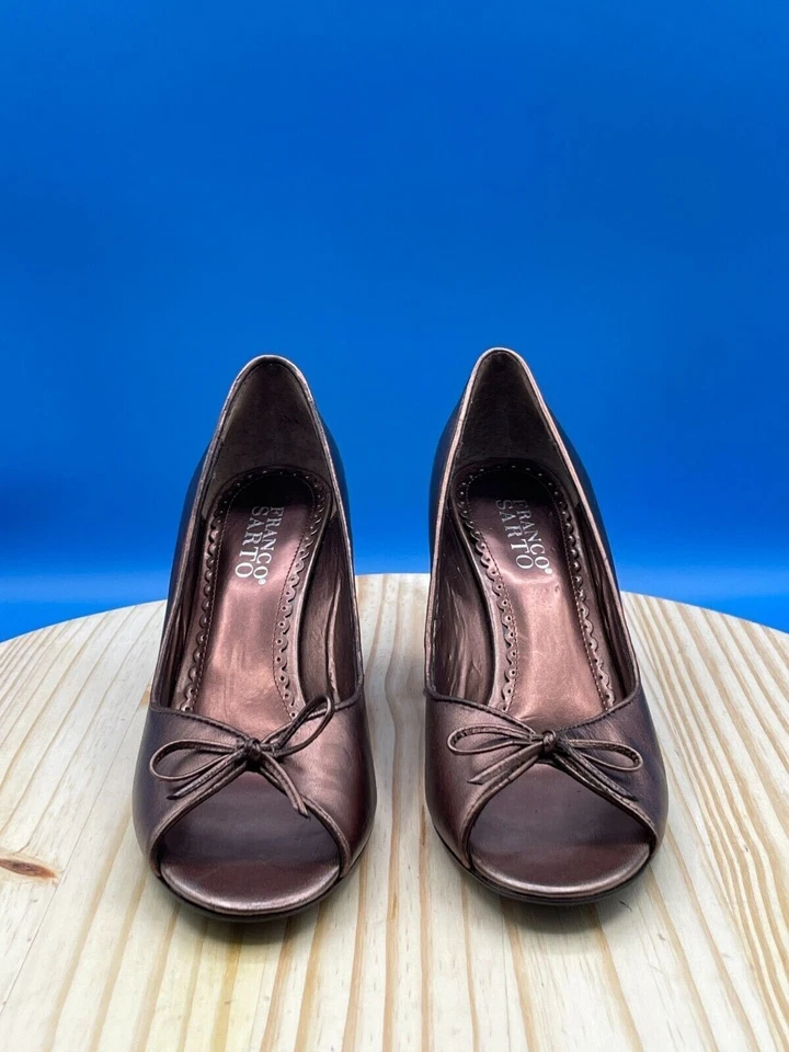 Tacón de tacón Franco Sarto Glisten para mujer talla 6,5 M cuero marrón tacón de cuña punta abierta Foto 2 de 4