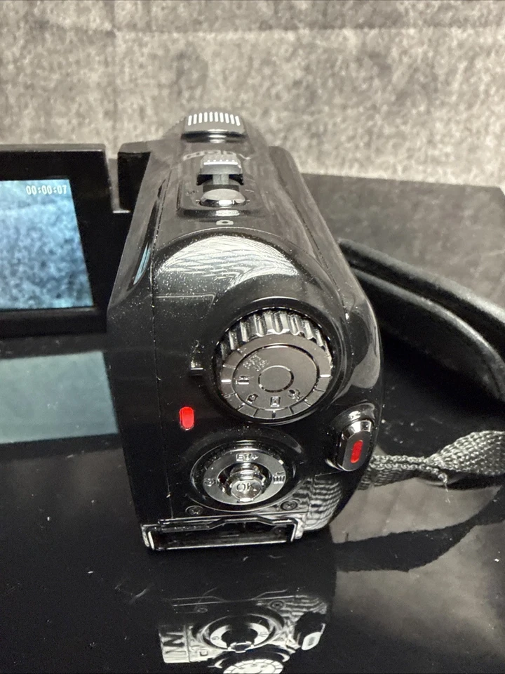 Vivitar DVR 810HD Flash Media Camcorder - Image 4 of 4