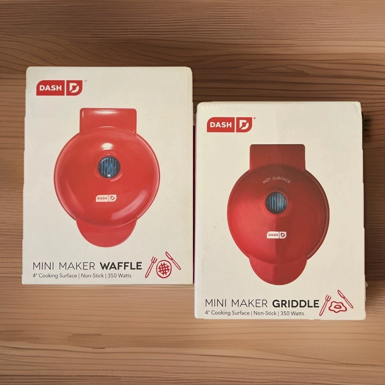 DASH Mini Maker Waffle & DASH Mini Maker Griddle / Red /