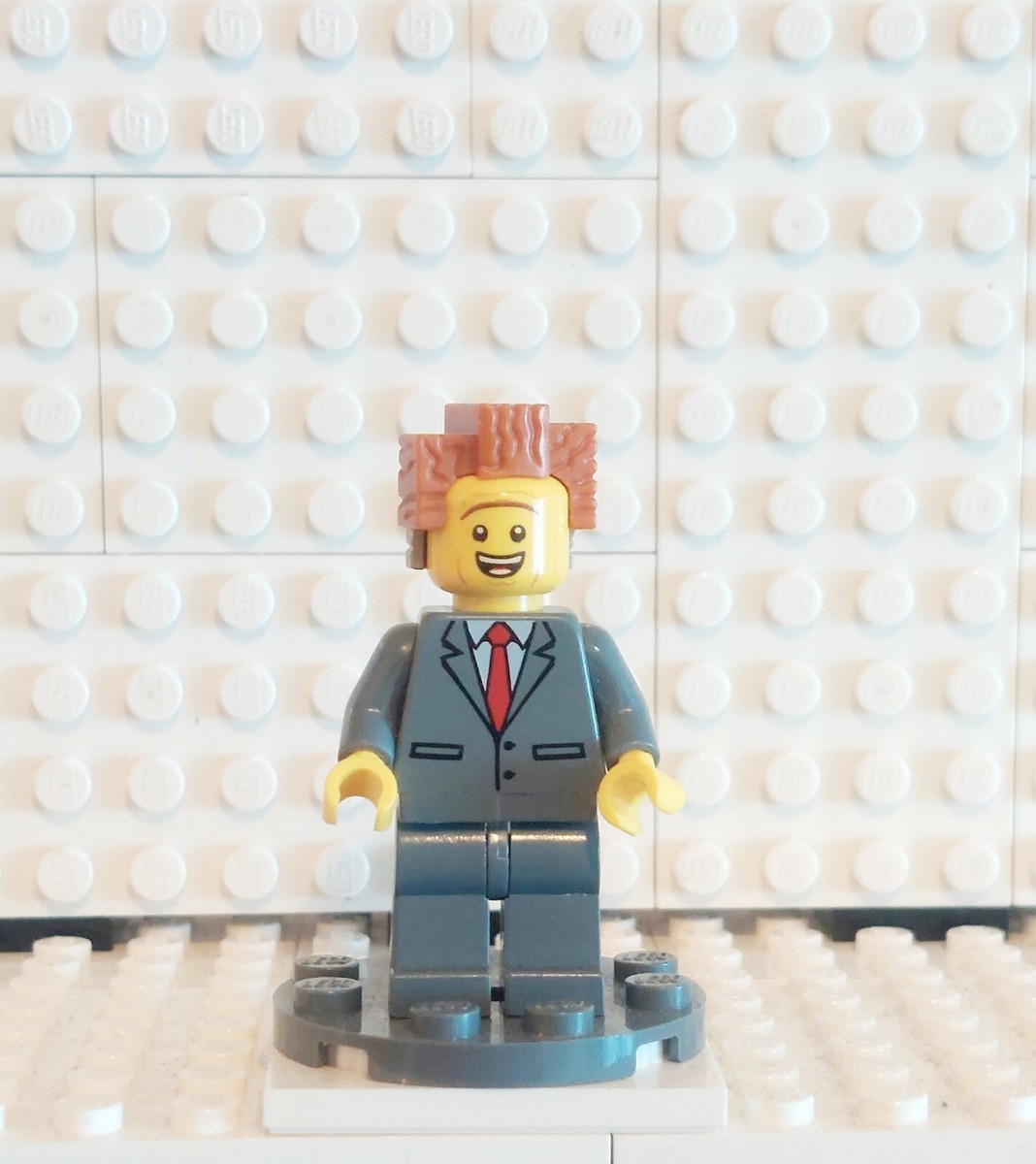 The Lego Movie 70818 President Business (Smiling Raised Eyebrows - Main Image