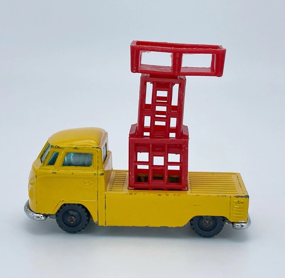 Vintage 1960s Corgi Husky VW Volkswagen Pick Up Truck Diecast Lifting Platform - Image 4 of 4