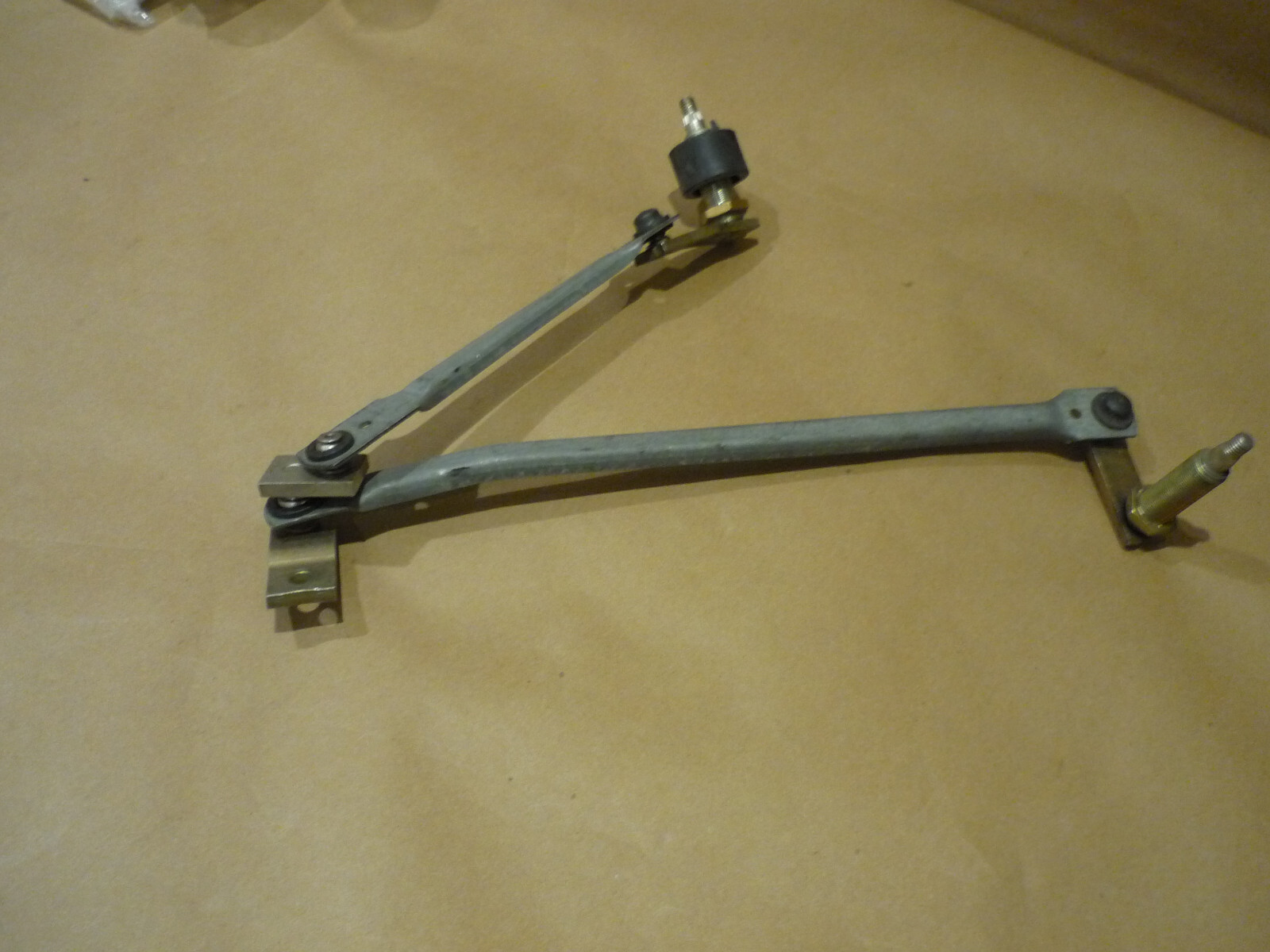 Ferrari 355,348 - Linkage / Levers For Windshield Wiper Assembly - P/N 62885800