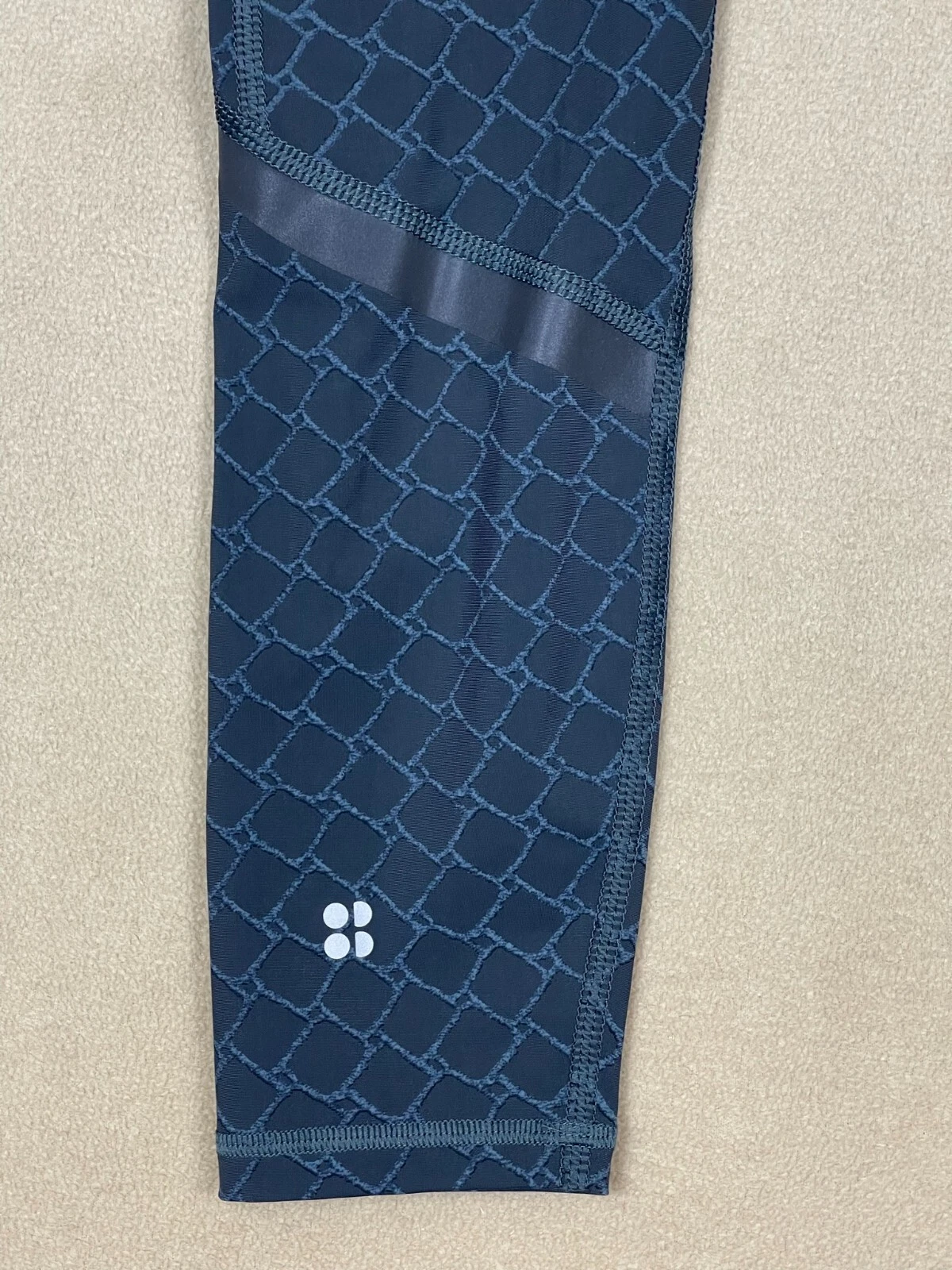 sweaty-betty zero gravity 7/8 length athletic yoga leggings