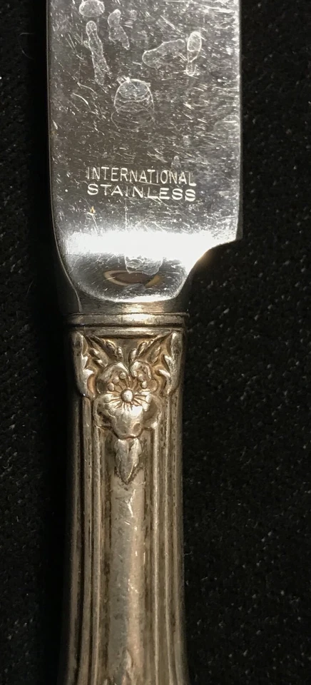 Cubiertos de plata de ley - Cuchillo regular francés International Wild Rose Foto 3 de 4