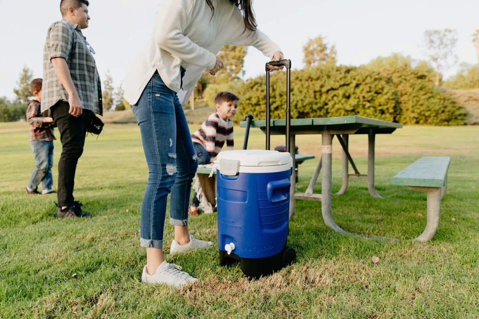 igloo water jugs