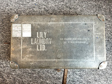 VINTAGE LILY LAUNDRY LTD ETUI