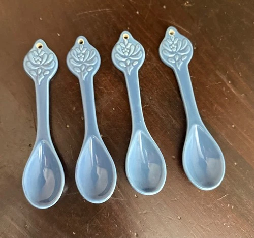 RARE pfaltzgraff yorktowne spoons ( set of 4 )