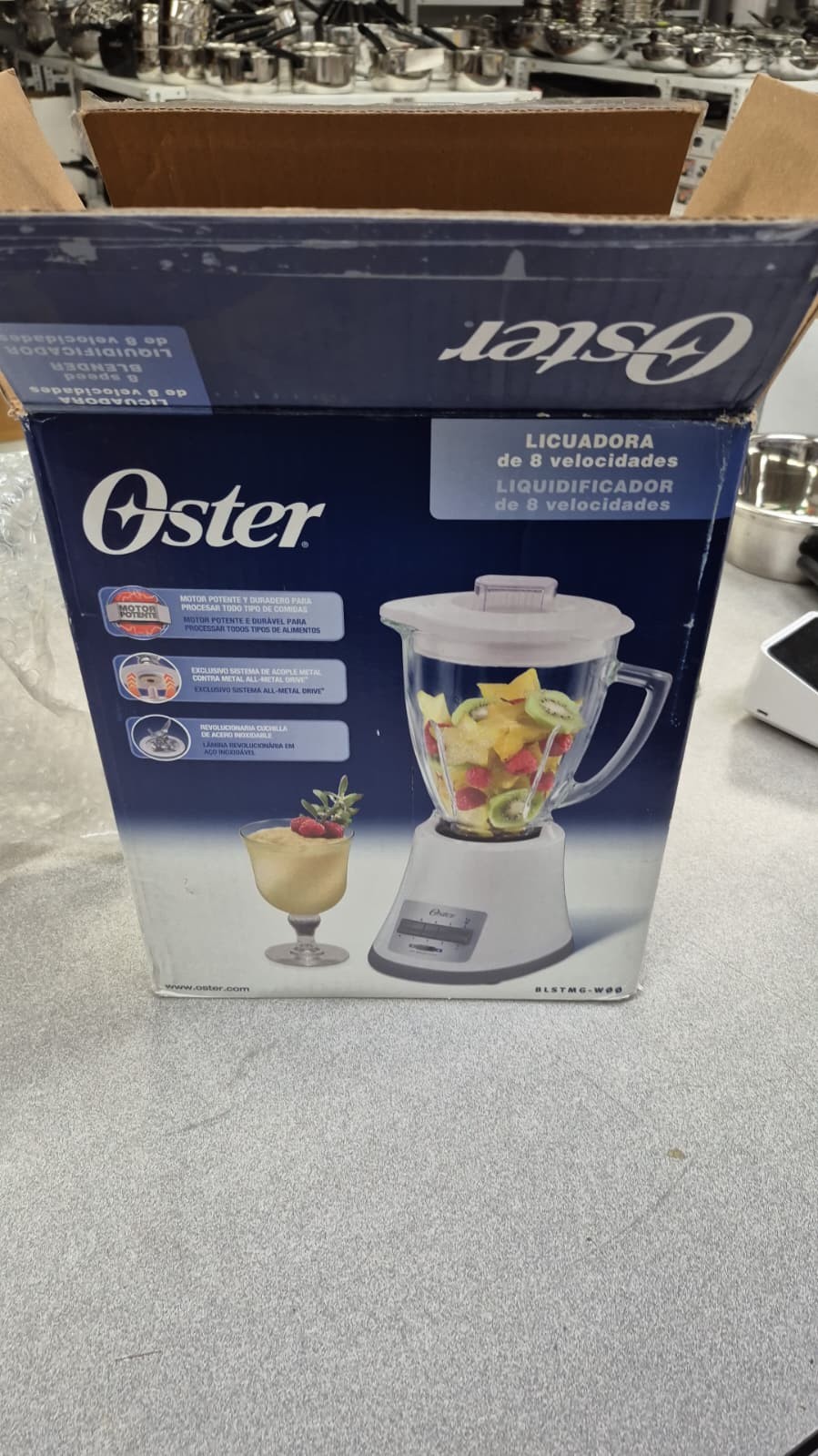 Oster&reg; 12-Speed Glass Jug BLSTEG7805W Blender 220v