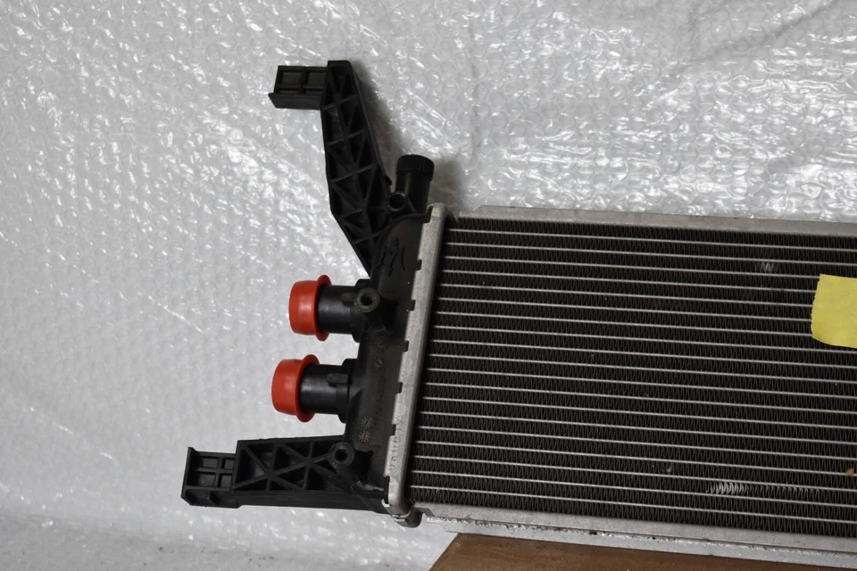 MASERATI GHIBLI CONJUNTO DE RADIADOR DE REFRIGERANTE DE AGUA OEM 16459985 Foto 2 de 4