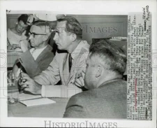 1956 Press Photo Kenneth Scott and Allan Shivers listen at meeting in Austin, TX