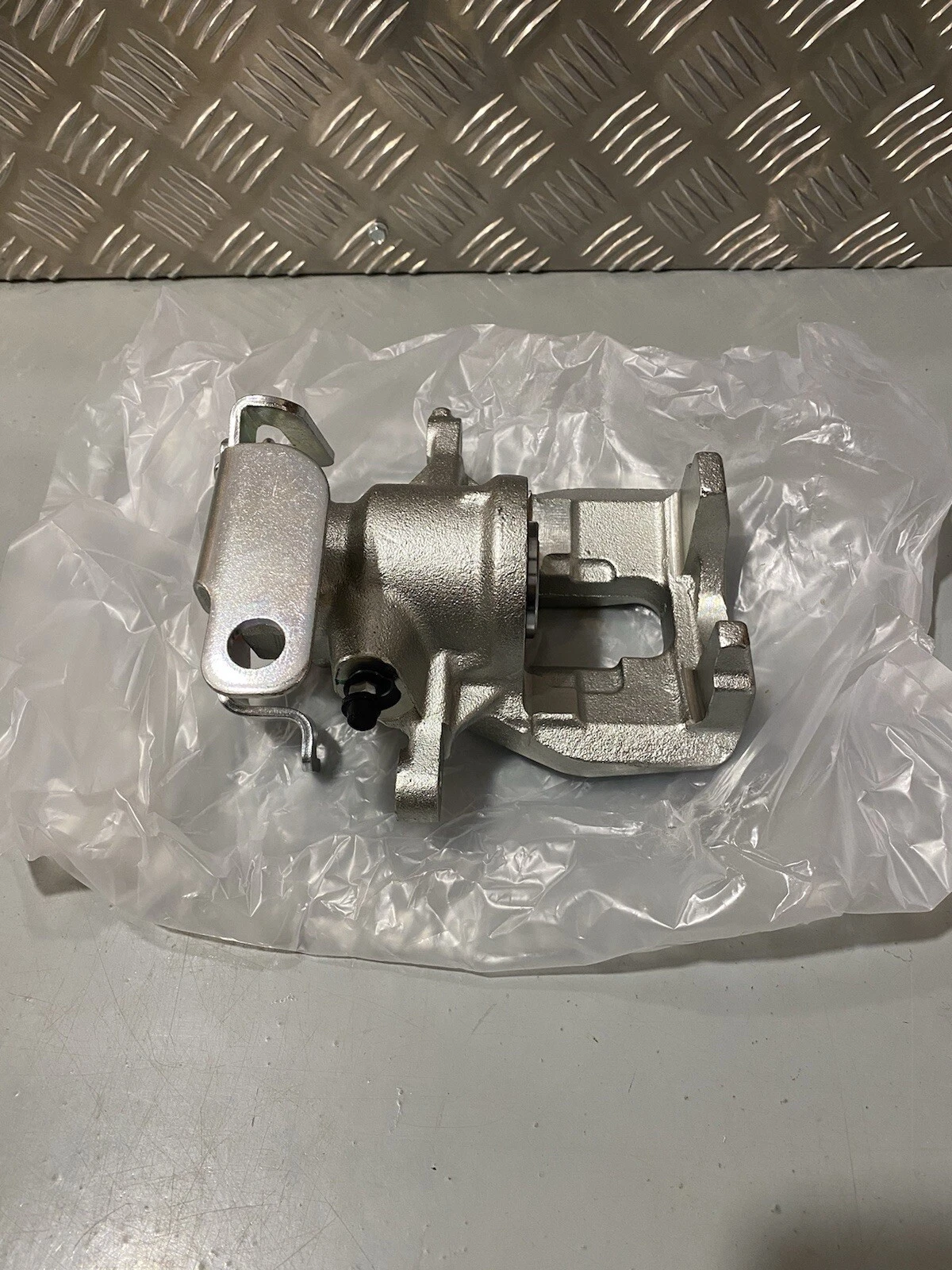 Shaftec BC2066R Brake Caliper Rear Right Fits Ford Transit Transit Brand New 7