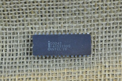1 Stück D3242 Adress Multiplexer and Refresh Counter von Intel
