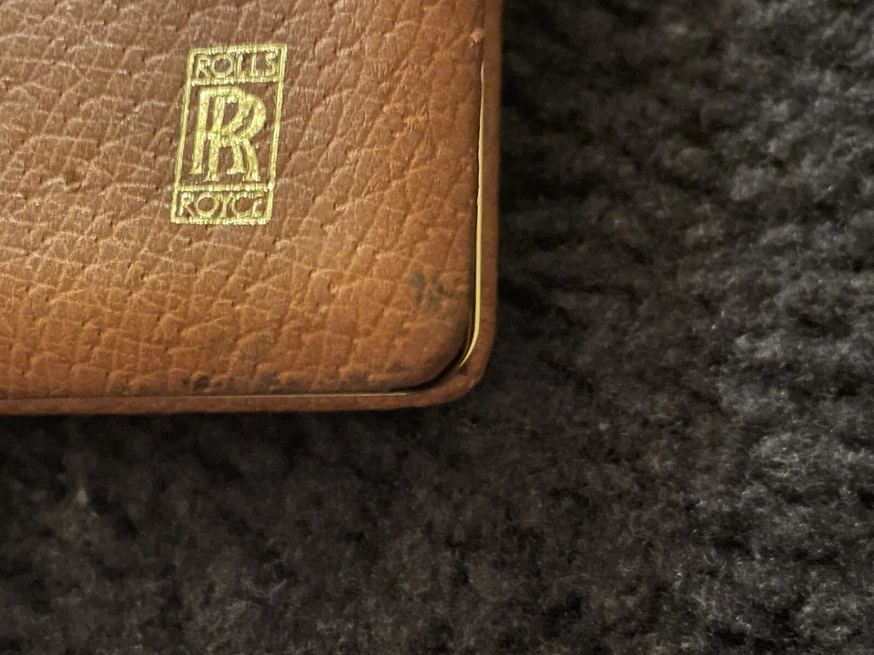 劳斯莱斯 Corniche PVI 1981 - 89 Mulliner Park Ward 猪皮香烟盒 原始设备制造商 — 第 4/4 张图片