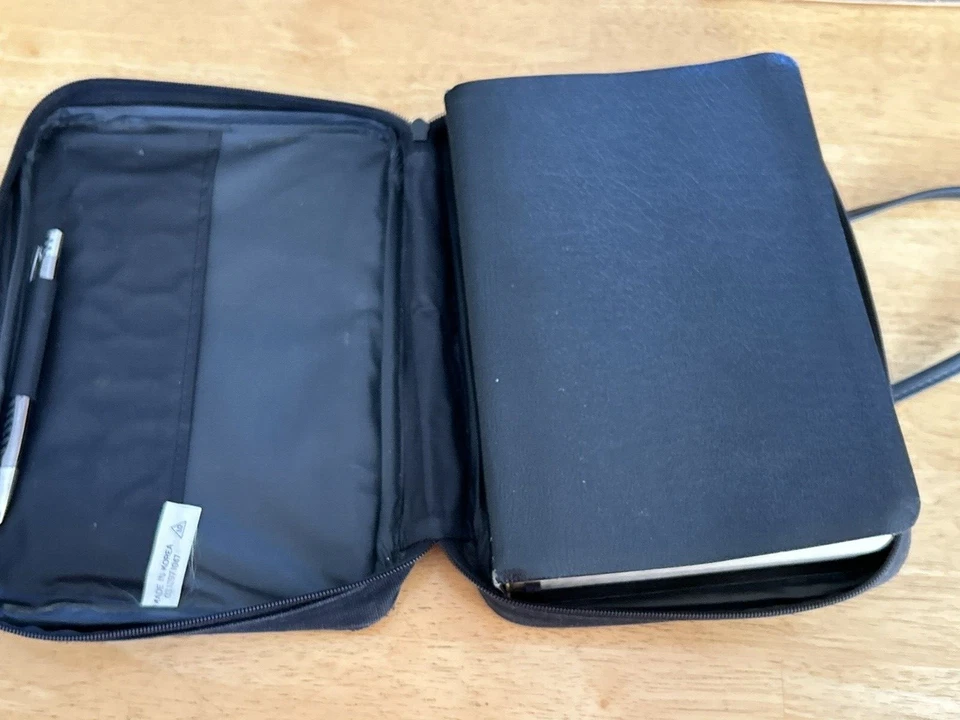 Vintage Floral Rose Tapestry Bible Cover Book Carrying Case Handles And Pockets - image 4 of 4