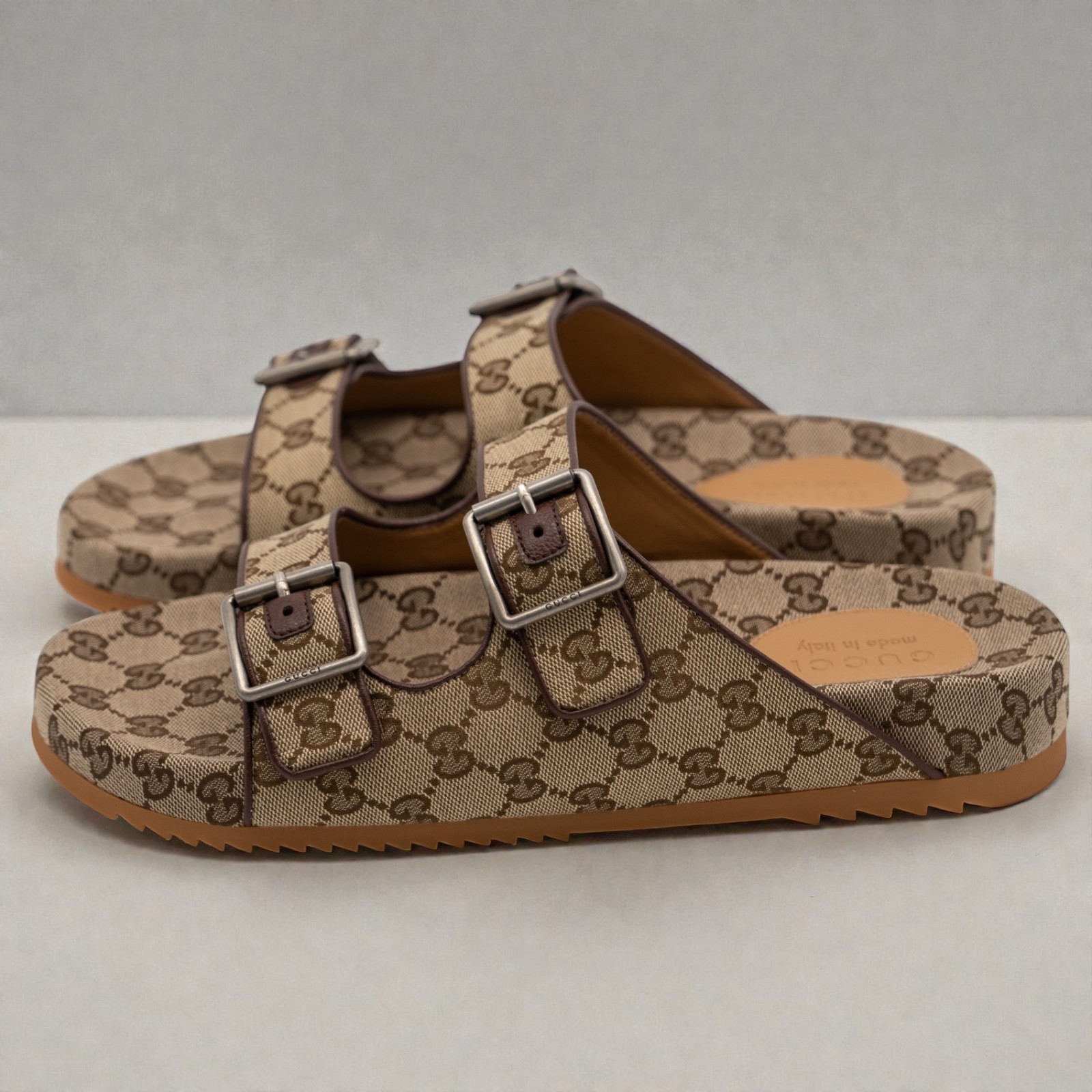 NIB Gucci GG Canvas Slide Strap Sandals Beige Ebony Size US10.5 10G Authentic