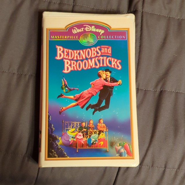 Disney Bedknobs and Broomsticks Masterpiece Collection VHS NTSC Angela Lansbury