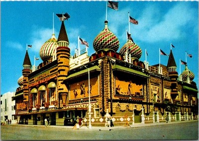 Mitchell South Dakota Corn Palace Building Continental Postcard A043