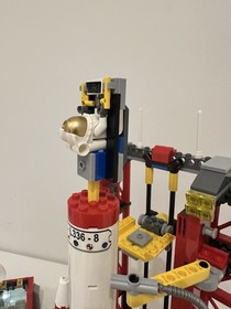 LEGO City Space Centre 3368 2011 100% COMPLETE Retired W/box & Manual & Minifigs