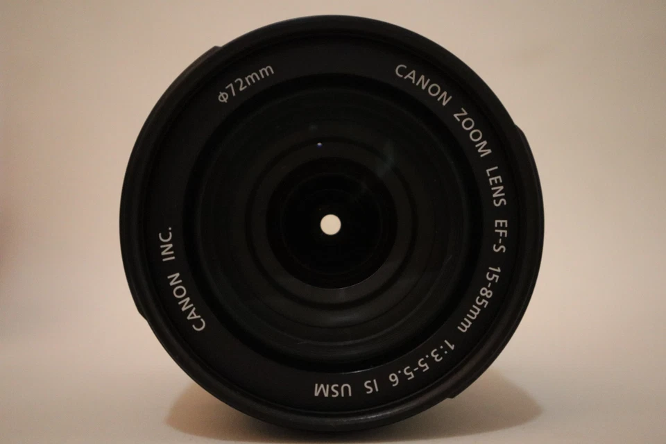 Canon EF-S 15-85mm F/3,5-5,6 IS USM Objetivo - Negro - Imagen 2 de 3