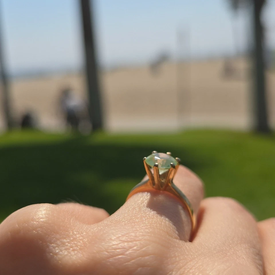 Anillo solitario espinela verde claro 10k - tamaño 5,25, redondo de 7 mm, 1,64 g - brillante Foto 4 de 4