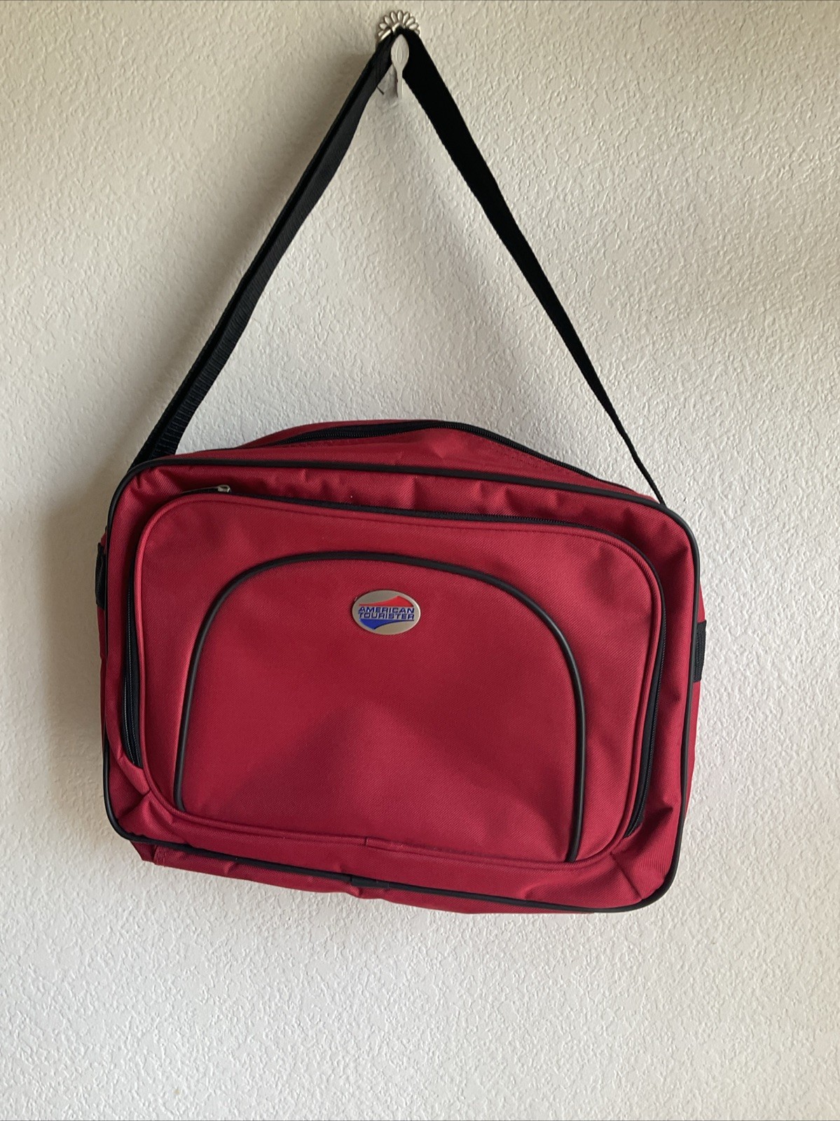 American Tourister Carry On Shoulder Travel Overnight Shoulder Bag Airline Red