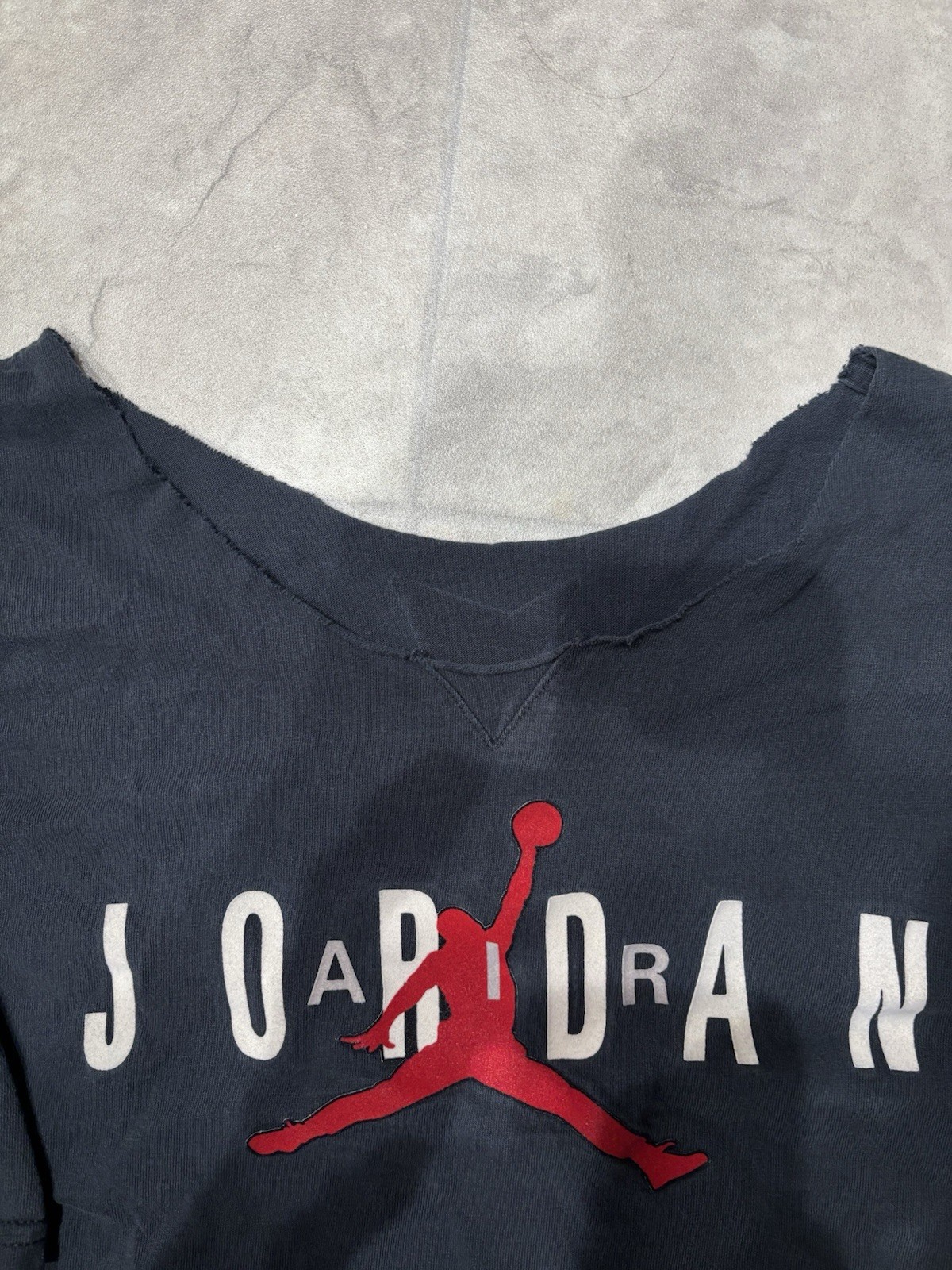 Jordan NBA cropped Michael Jordan Black Shirt Red Logo Sleeve Graphic thumbnail 4