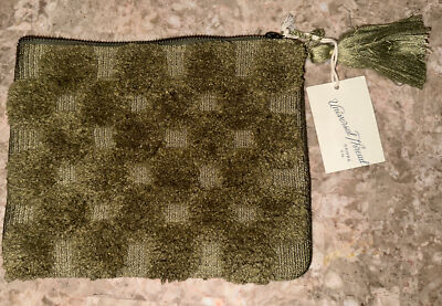 Universal Thread Green Tufted Zippered Clutch Tassel Women s 9.5  X 7.75 