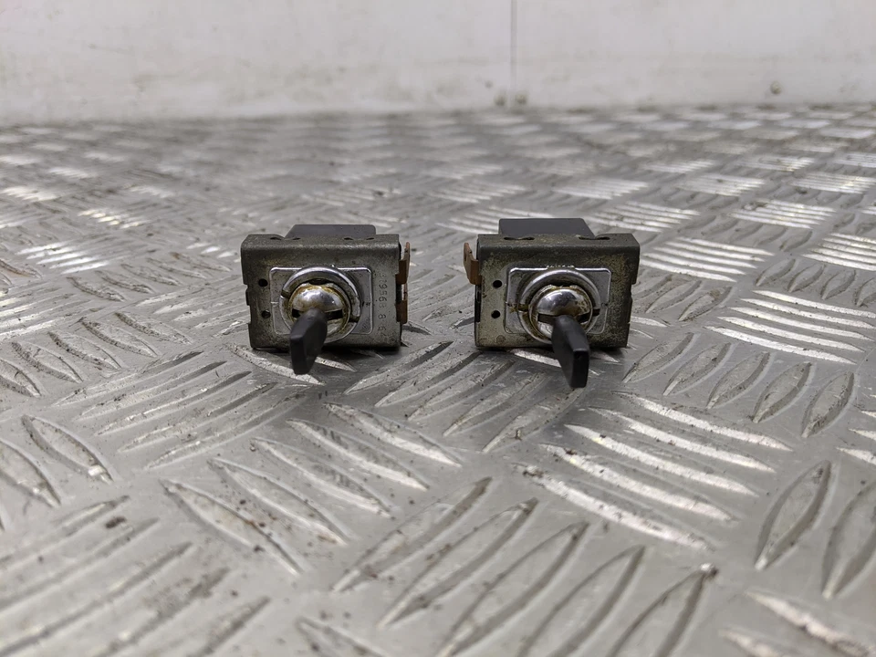 MORRIS MINOR 1000 1965 DASH SWITCHES - Image 2 of 4