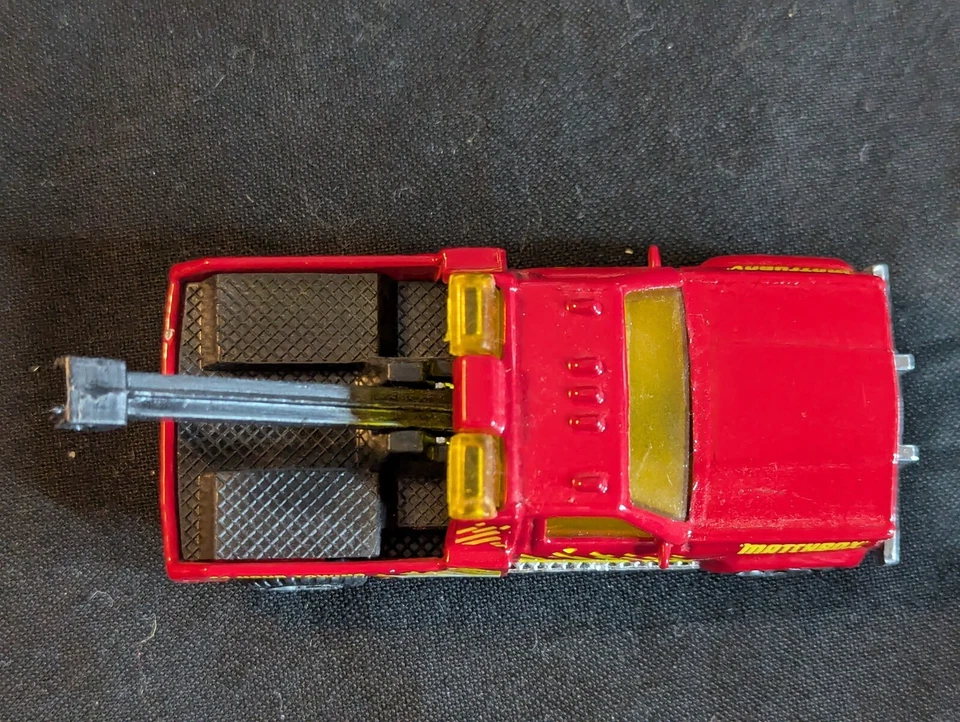 Vintage MATCHBOX GMC Wrecker red/Black 1987 - Image 3 of 4