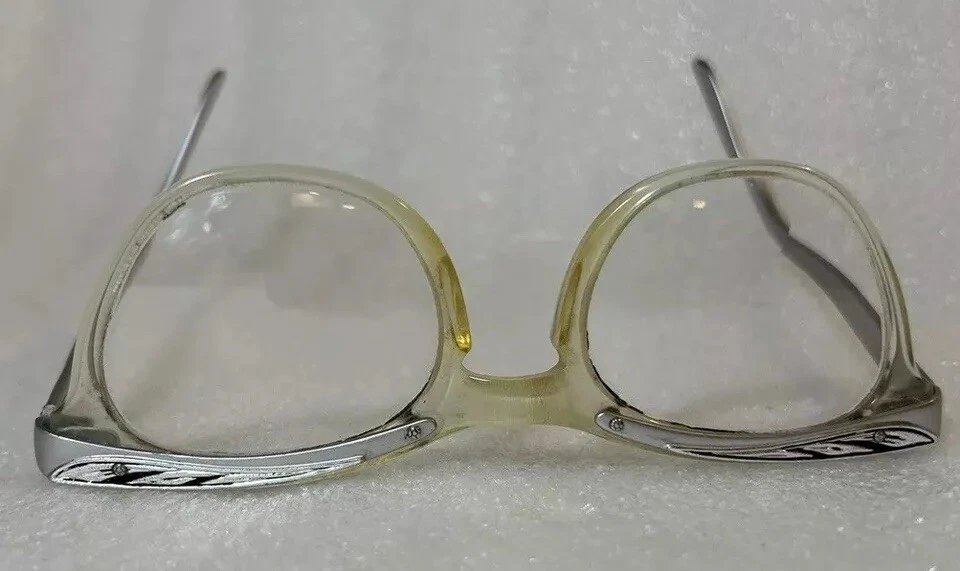 Shuron 5.5 Retro Cat Eye 1950s EyeGlasses Frames Yellow And Silvertone Vintage - Image 2 of 4