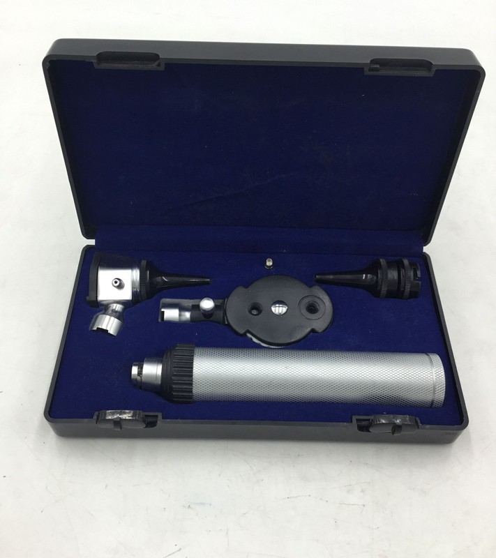 Welch Allyn Diagnostic Set Ophthalmoscope Otoscope Heads Battery Handle Case