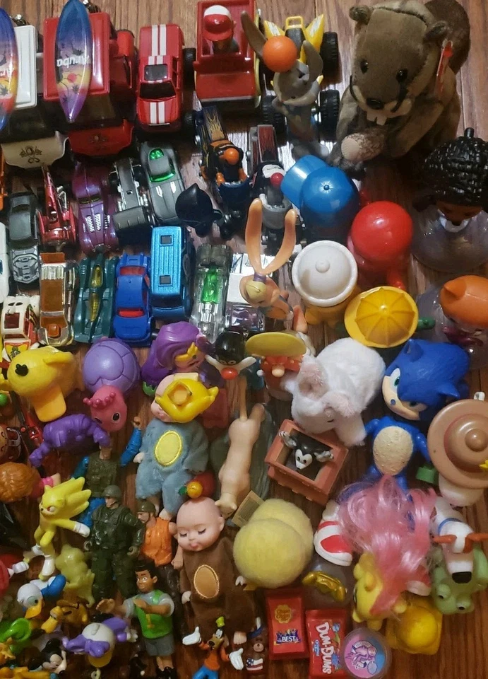 Gran Lote Mixto de Juguetes, Hot Wheels, Matchbox, Disney, McDonalds, ¡De Colección Ahora! 100+ Foto 4 de 4