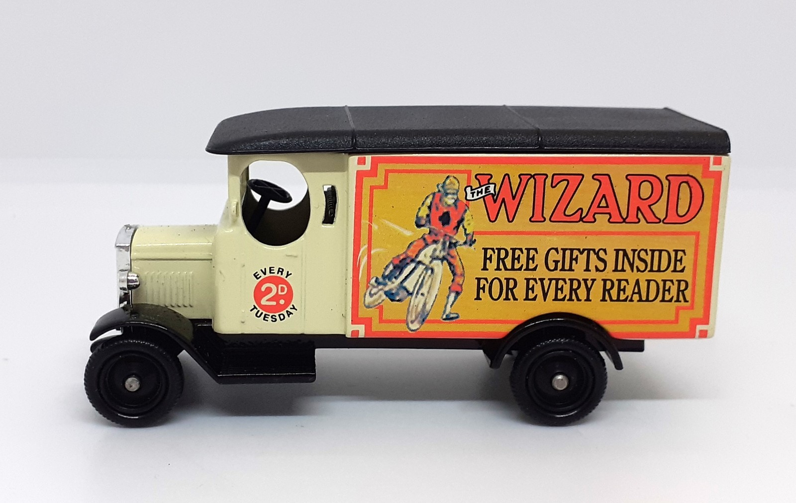 Lledo Days Gone 15 Cwt Delivery van The Wizard 2004 DG043040