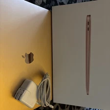 Used MacBook Air 13.3” / Gold / 1.6 GHz / 8 GB SD RAM / 256 GB SSD