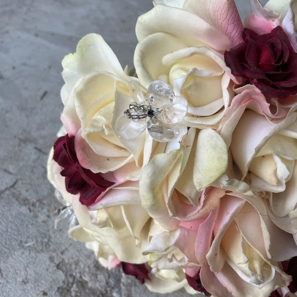 Beautiful Bride flower Bouquet for wedding - Image 2 of 4