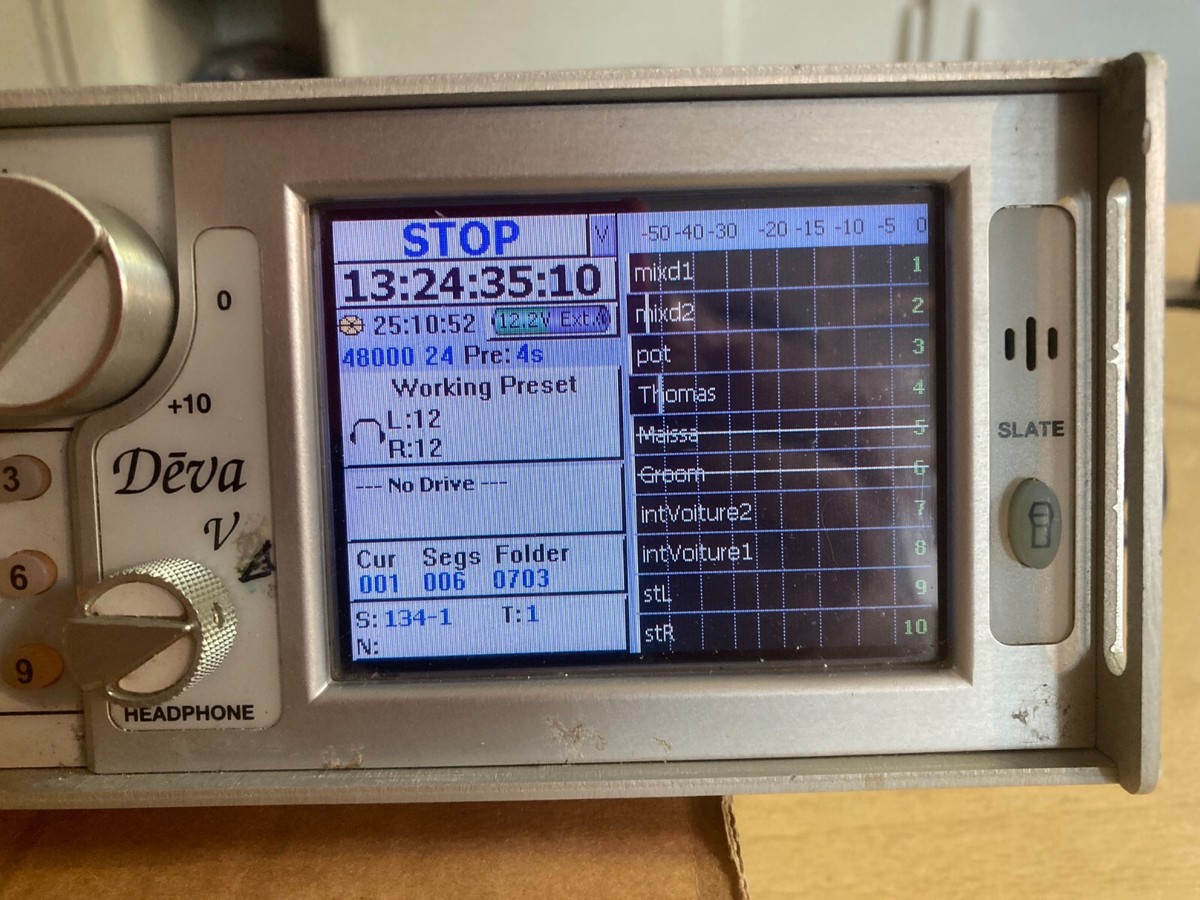 Zaxcom Deva 24 Recorder / Mixer 24 input channels of AES - AS Zaxcom Deva 24 Recorder / Mixer 24 input channels of AES - AS