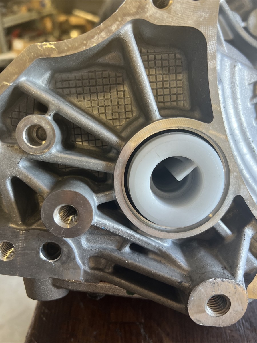 GM Automatic Transmission Case 24585804 -24590225 | eBay