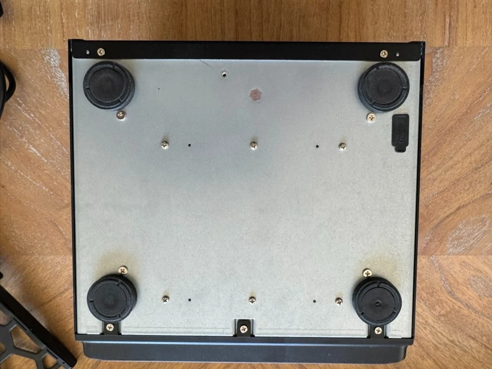 Synology DS1515+ 5-bay NAS 4GB RAM  NO HDDs - Image 4 of 4