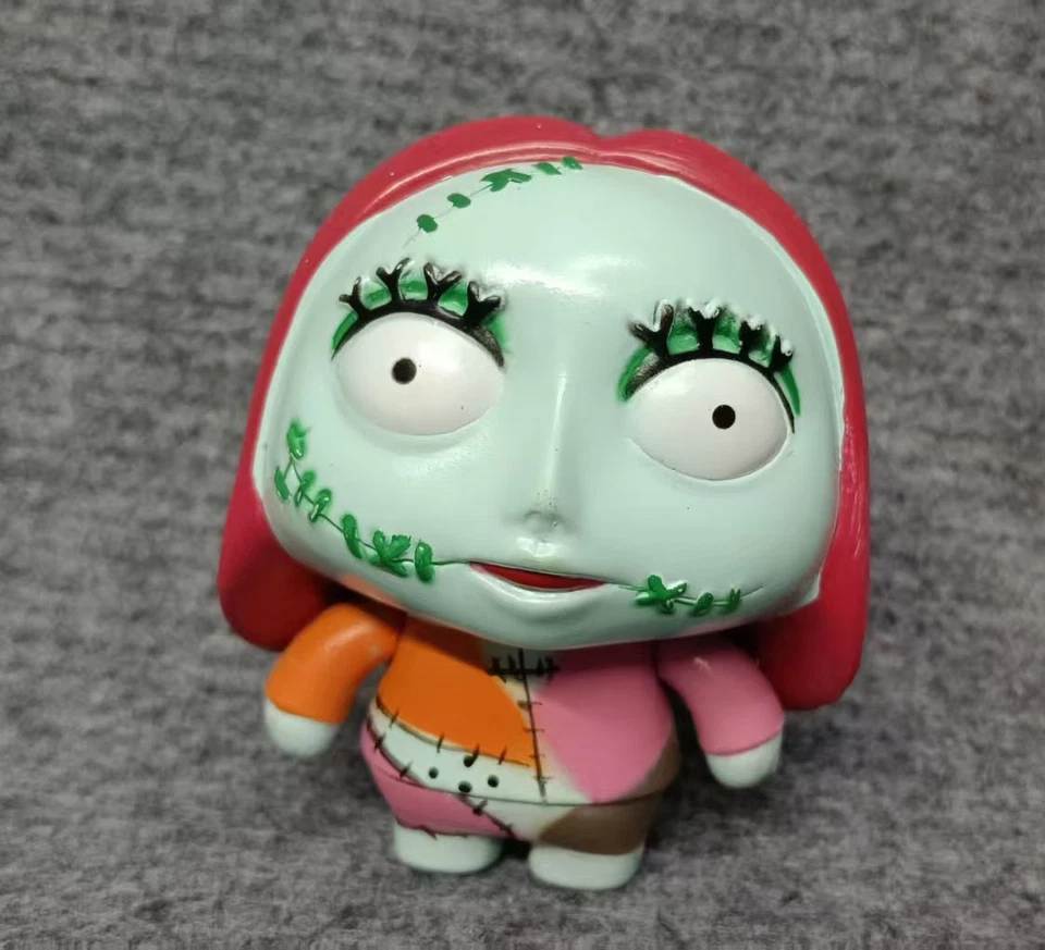 Boneco de vinil The Nightmare Before Christmas Sally 3,5" - Imagem 3 de 4