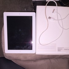 Apple iPad 2 16GB Wi-Fi White 9.7in Touchscreen Tablet with Box