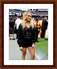 Carrie Underwood 8.5 x 11 Candid Color Unframed Photograph Collectable Art Print