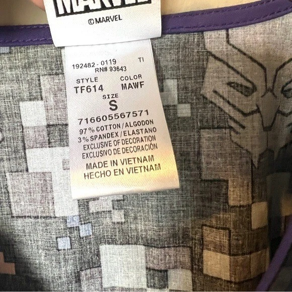 Disney Black Panther Tooniforms Cherokee Scrub Top NEW Size Small NWT - Image 4 of 4
