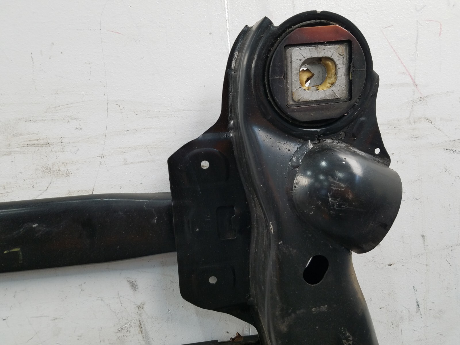 2006 Bentley Continental Flying Spur Front Engine Subframe  Crossmember #2209 Y4