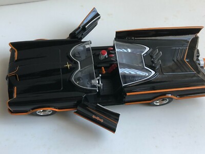 Jada Toys Batman 1966 Batmobile 1:32 Classic TV Series modelauto, Die-Cast, vrijloop, met deuren