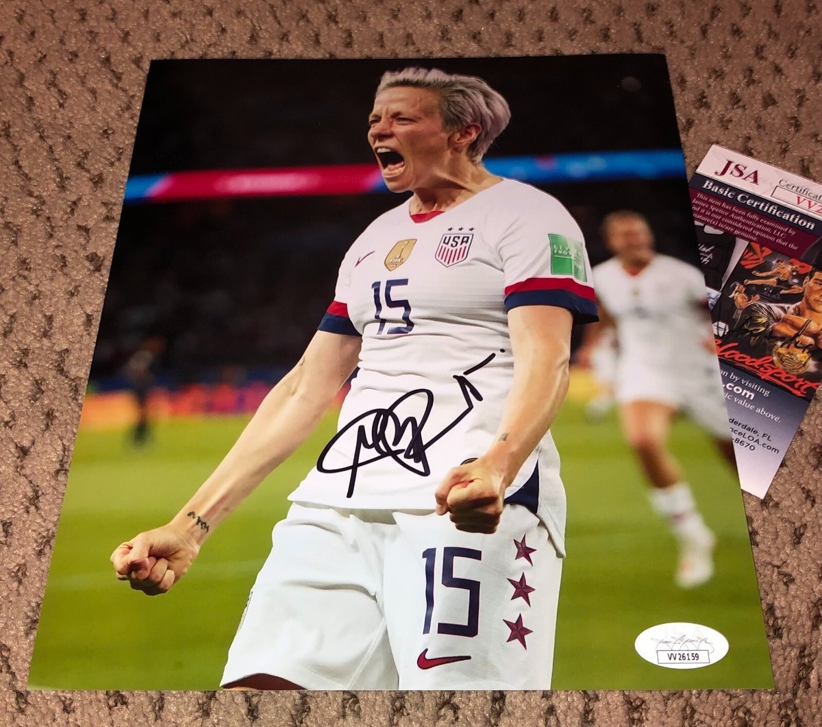 ⚽ MEGAN RAPINOE SIGNED 8X10 PHOTO JSA AUTOGRAPH USA SOCCER USWNT