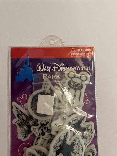 Disney World Park Ikonen leuchten in den dunklen Formen. - Bild 2 von 3