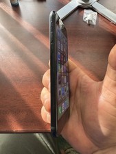 Apple iPhone SE 3rd gen 64 GB UNLOCKED