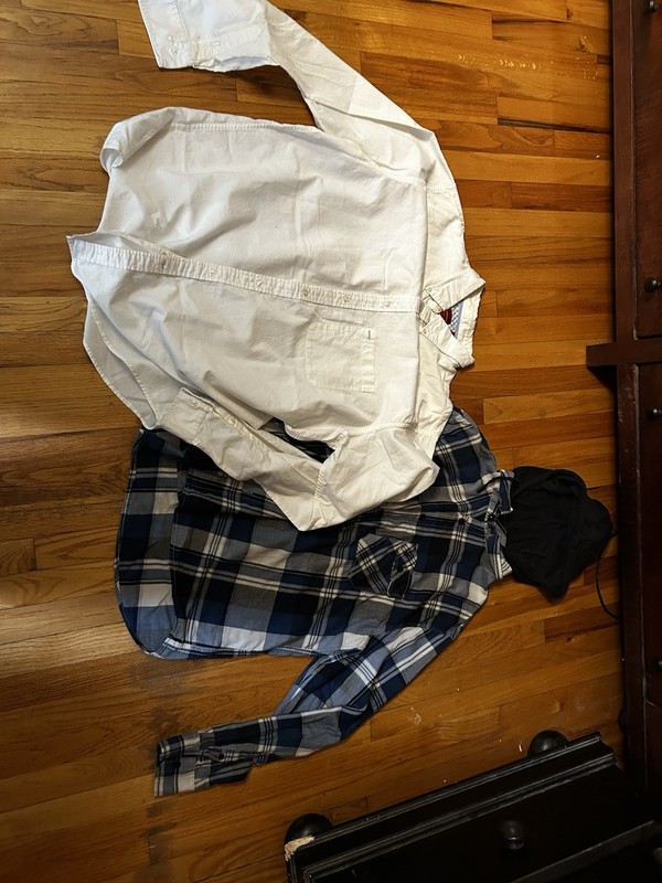 Men’s XL Various Button Down Shirts - bundle of 2
